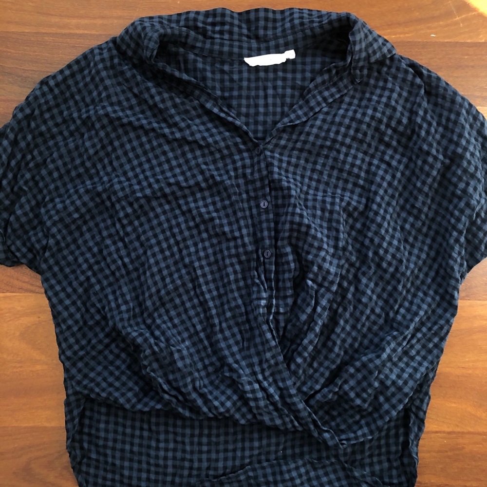 lush blue checkered short sleeve blouse size small